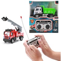 Radio Control Mini vuilniswagen of brandweerauto + Licht en Geluid 7,5x16x17,5cm.