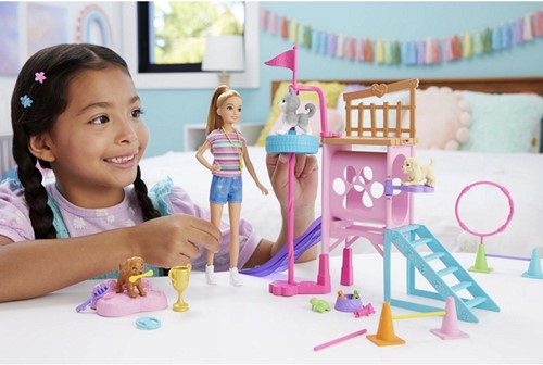 Barbie Stacie Hondenspeelplaats speelset met pop en accesoires-2